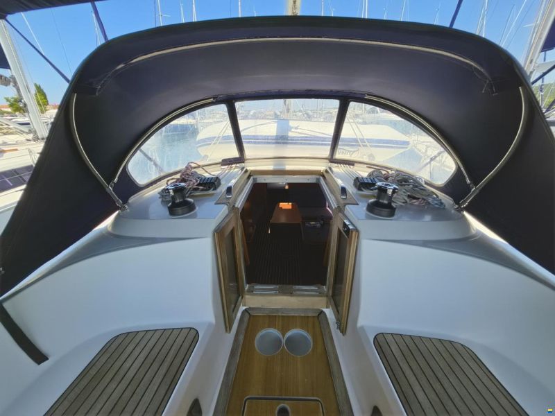 Bavaria CRUISER 37