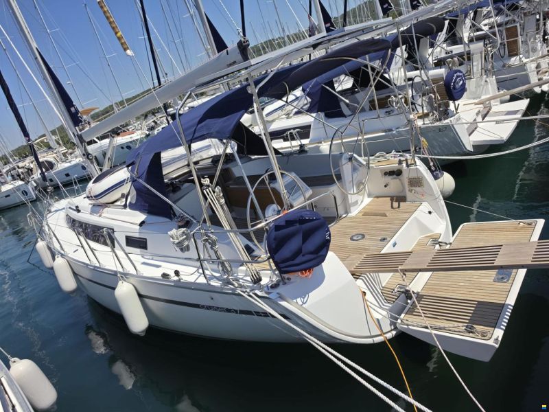 Bavaria CRUISER 37