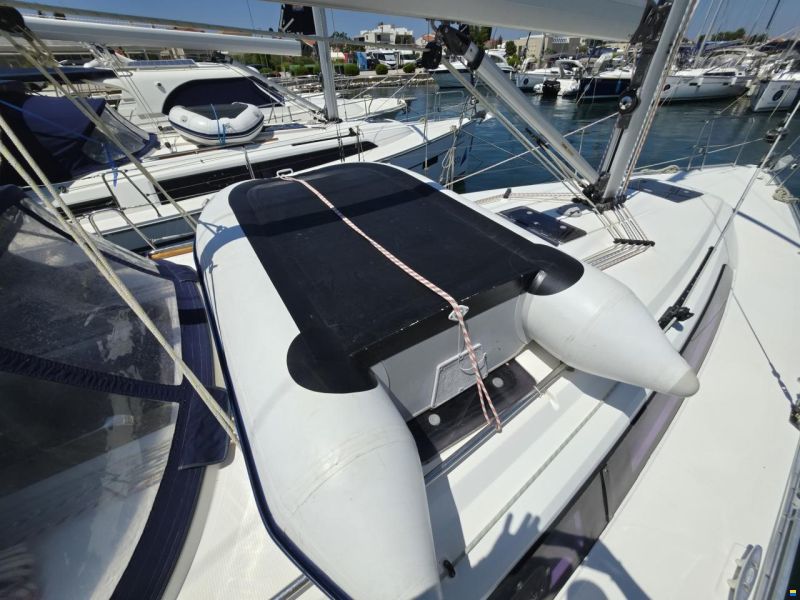 Bavaria CRUISER 37