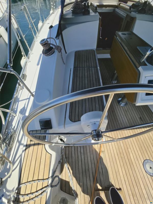 Bavaria CRUISER 37