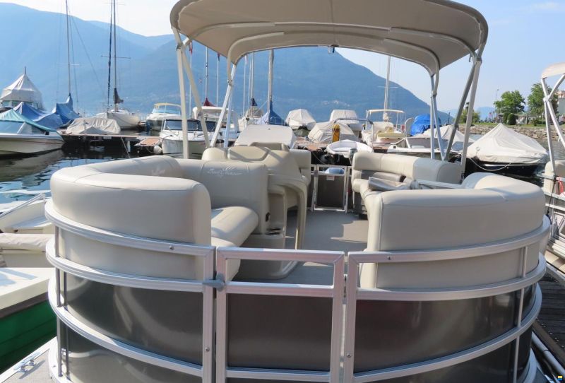 Smoker Craft Sunchaser Vista 7520