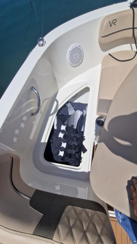 Bayliner VR4