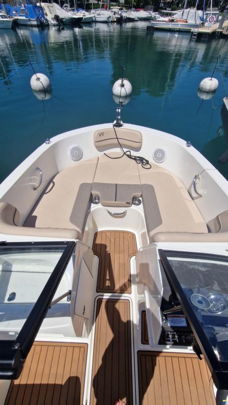 Bayliner VR4