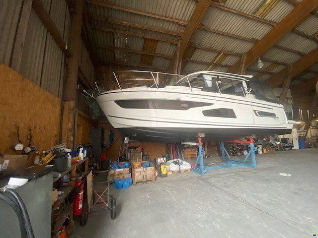 Jeanneau MERRY FISHER 1095