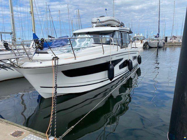 Jeanneau MERRY FISHER 1095
