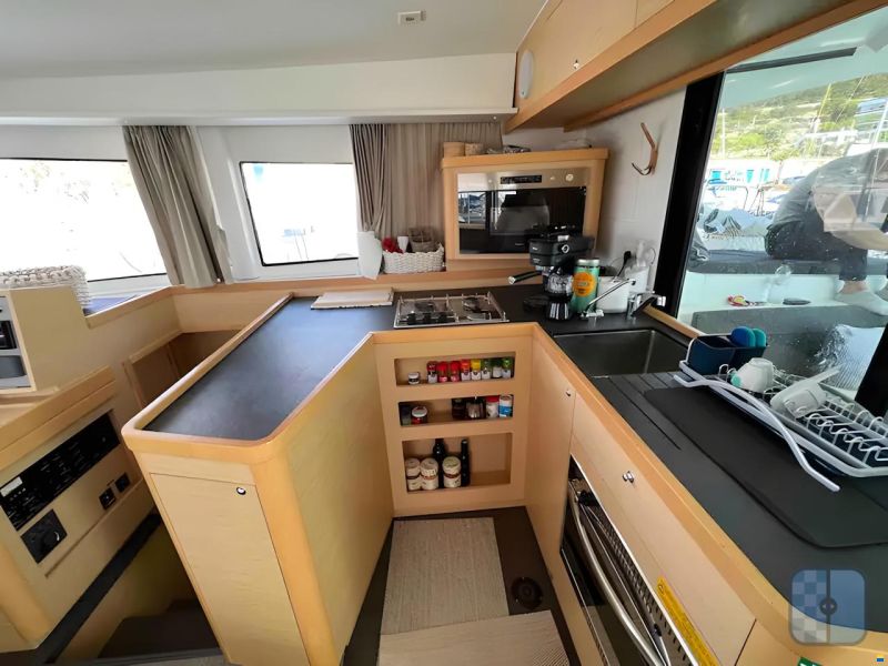 Lagoon 42