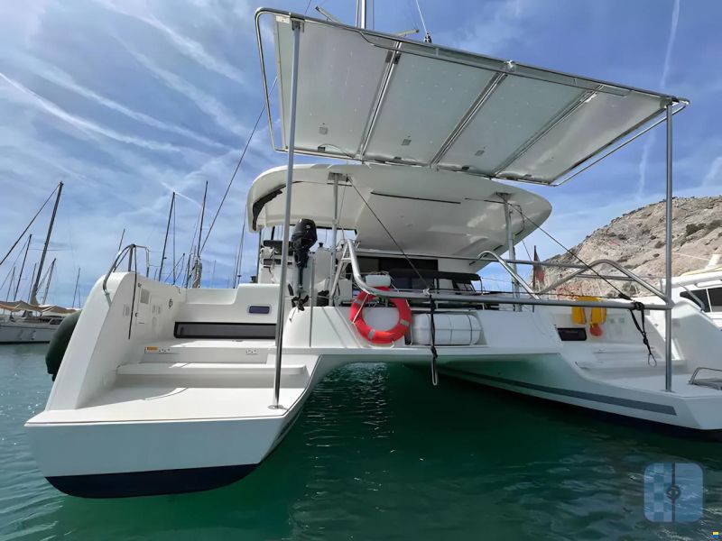 Lagoon 42