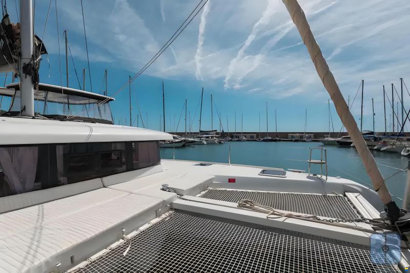 Lagoon 42