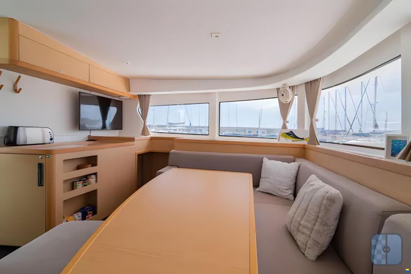 Lagoon 42