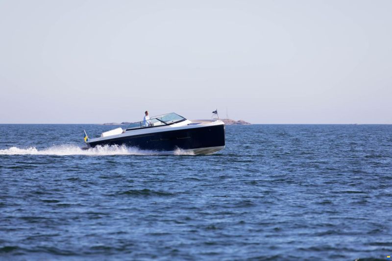 Delta Powerboats 33 OPEN