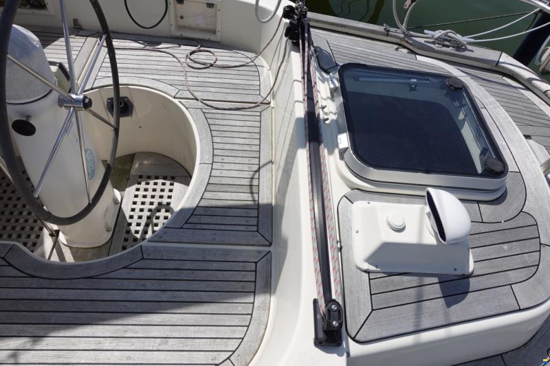 Hallberg-Rassy 352