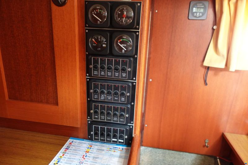 Hallberg-Rassy 352