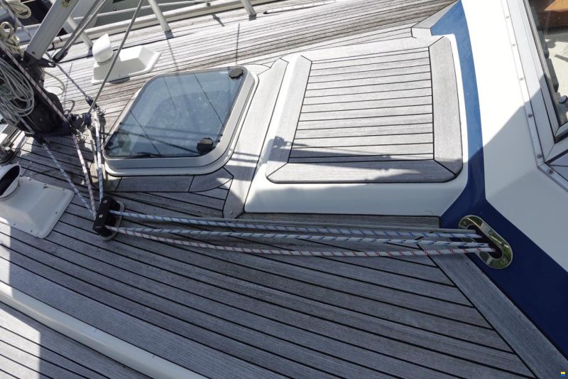 Hallberg-Rassy 352