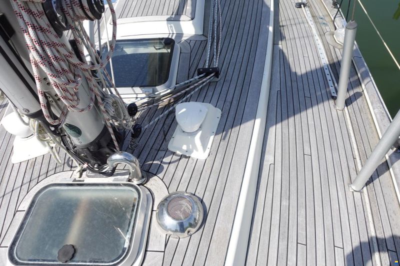 Hallberg-Rassy 352