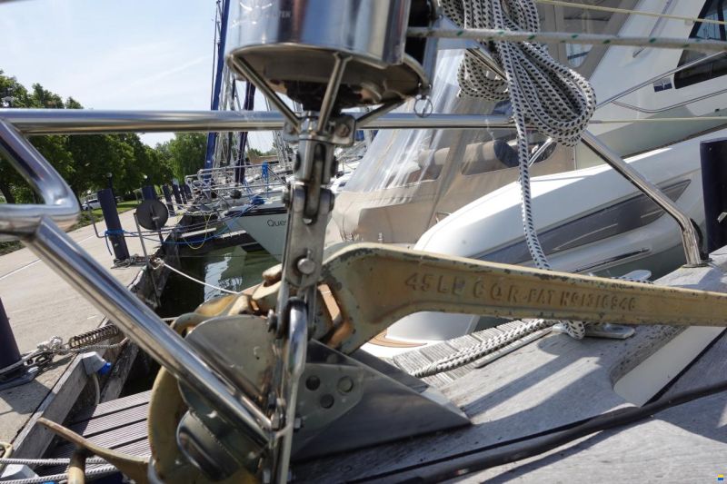 Hallberg-Rassy 352