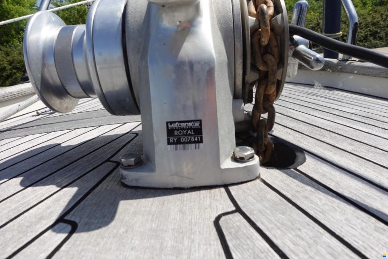 Hallberg-Rassy 352