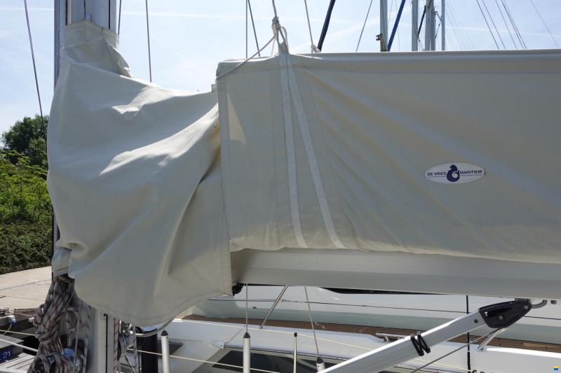 Hallberg-Rassy 352