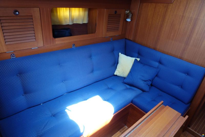 Hallberg-Rassy 352