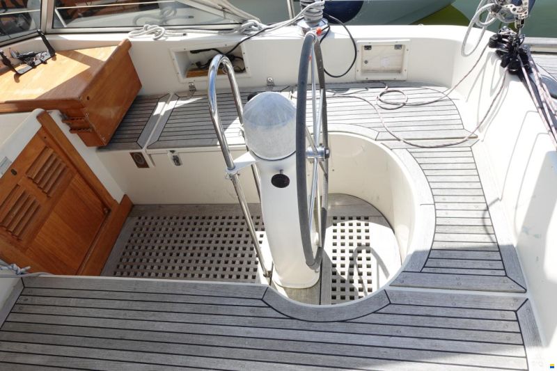 Hallberg-Rassy 352