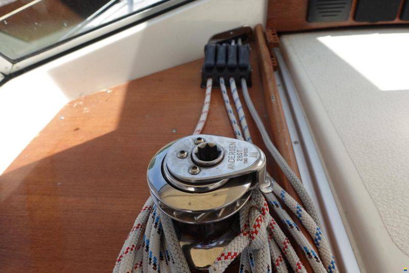 Hallberg-Rassy 352