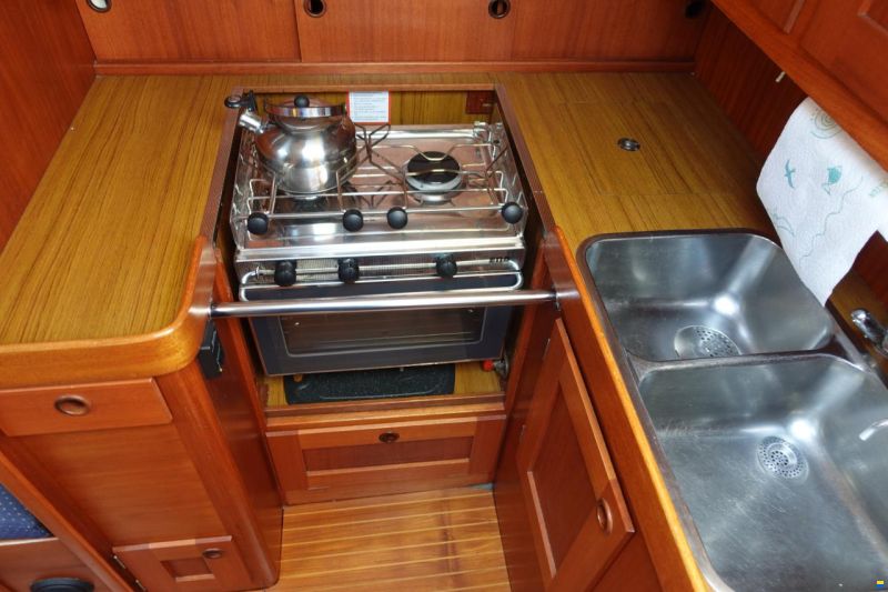 Hallberg-Rassy 352