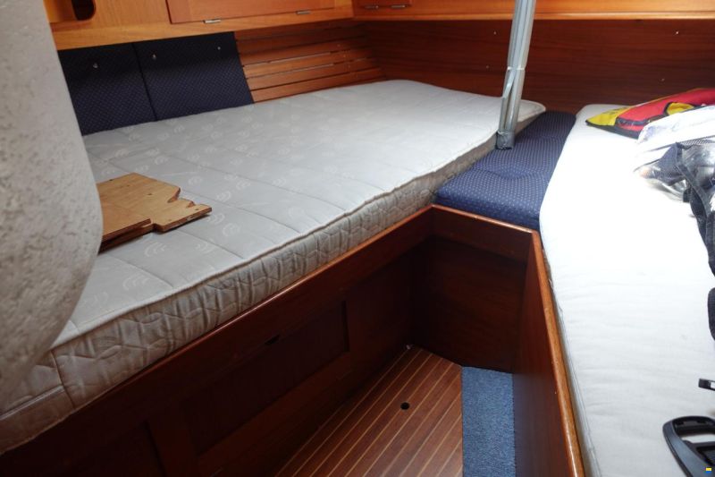 Hallberg-Rassy 352