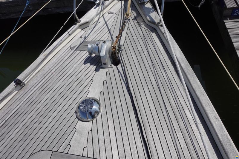 Hallberg-Rassy 352