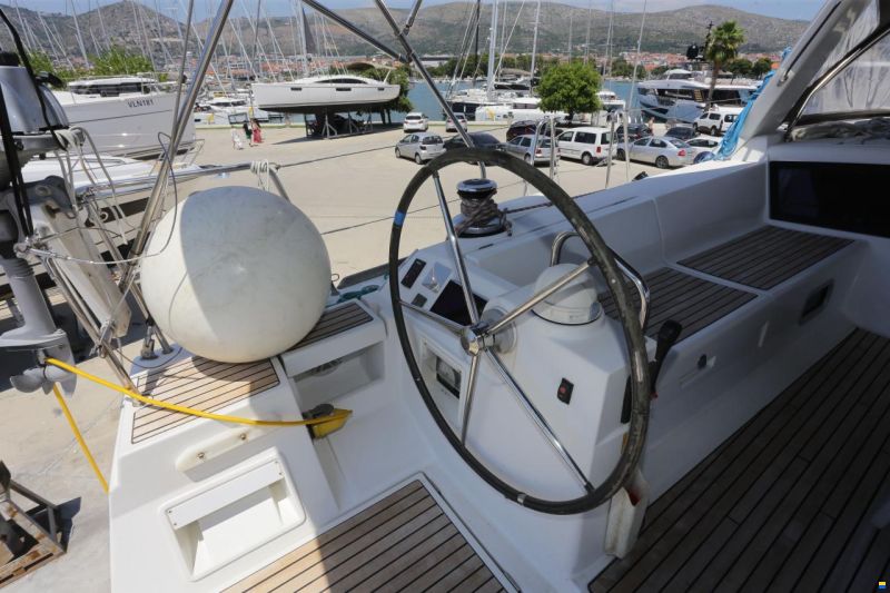Beneteau Oceanis 48
