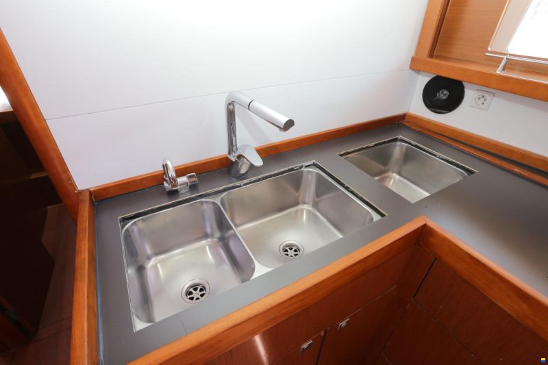 Beneteau Oceanis 48