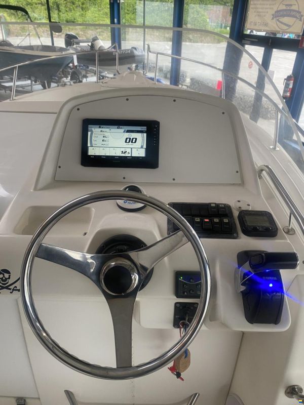 White Shark 248 Sundeck