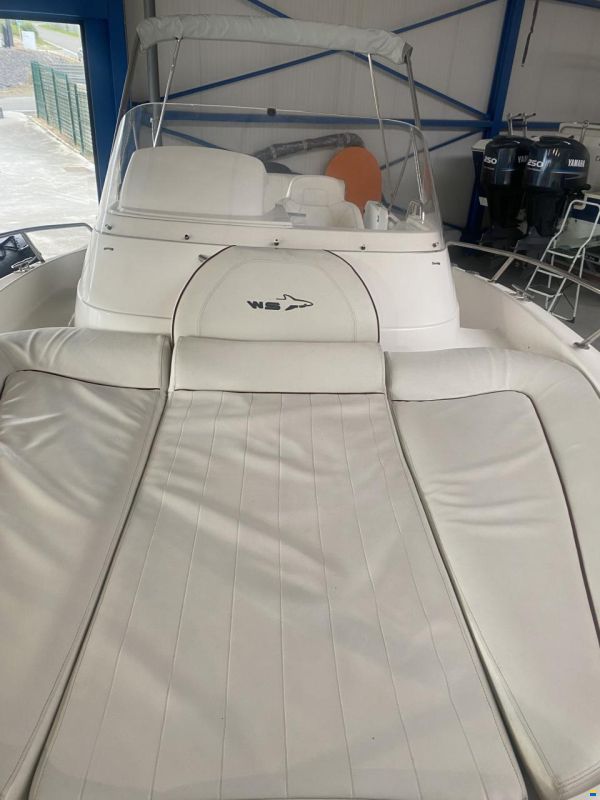 White Shark 248 Sundeck