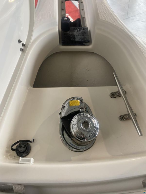 White Shark 248 Sundeck