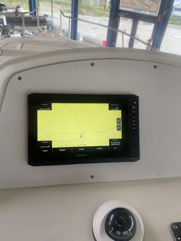 White Shark 248 Sundeck