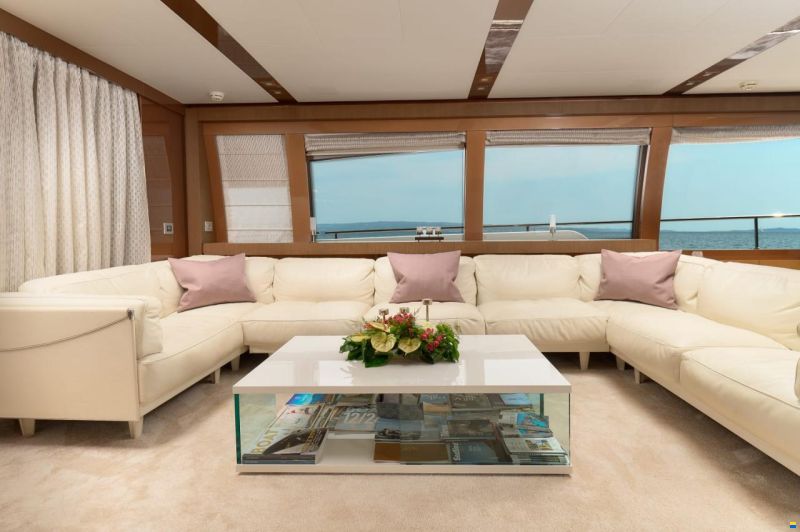 Ferretti 960