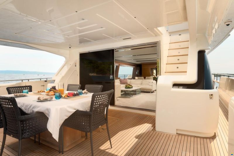 Ferretti 960
