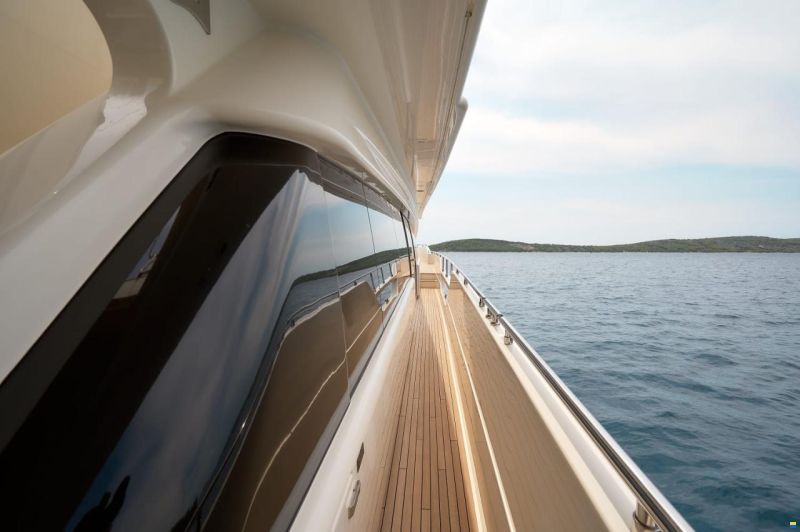 Ferretti 960