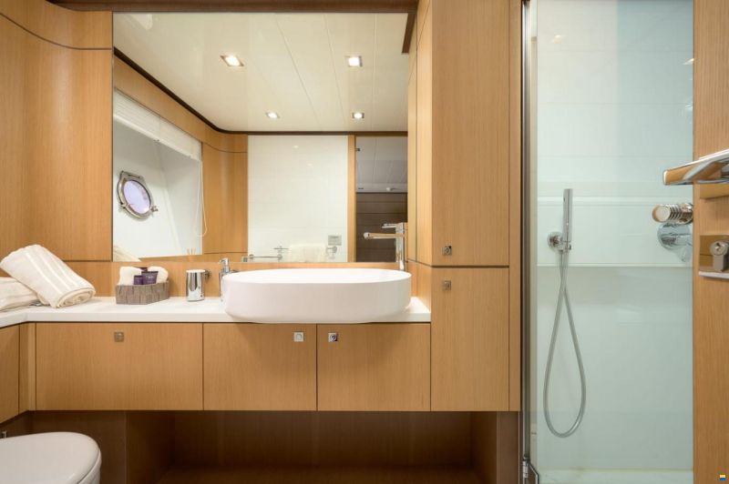 Ferretti 960