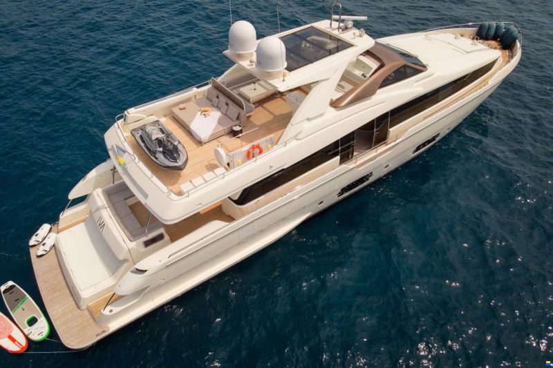 Ferretti 960