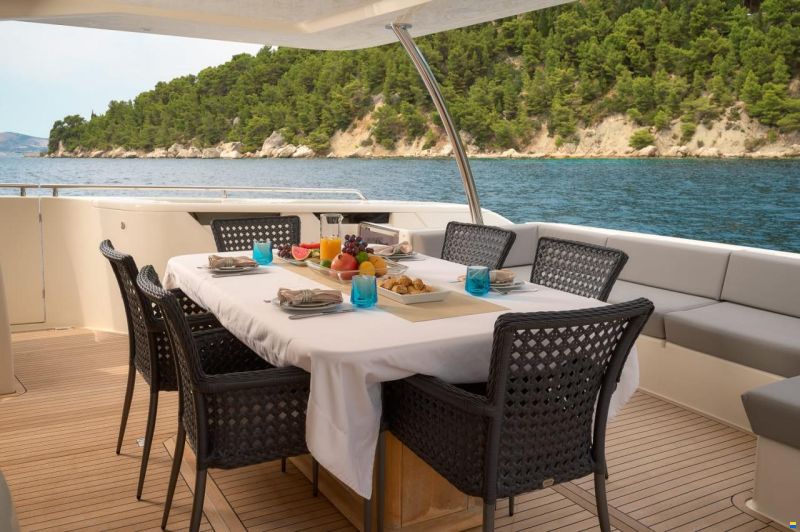 Ferretti 960