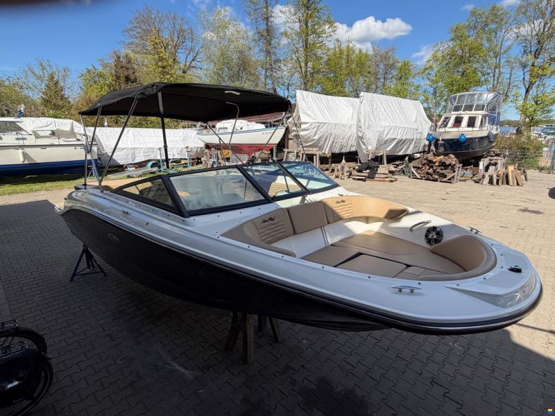 Sea Ray SPX 210