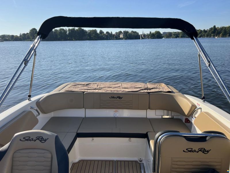 Sea Ray SPX 210