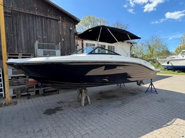 Sea Ray SPX 210
