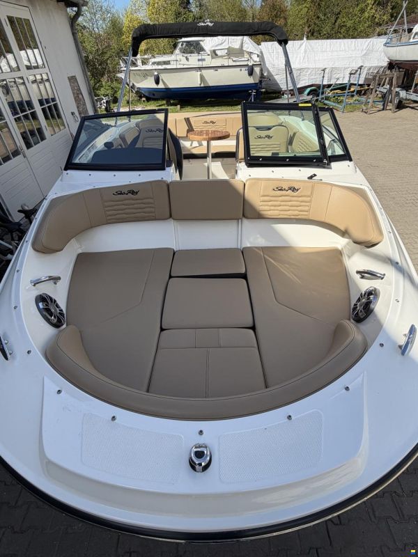 Sea Ray SPX 210