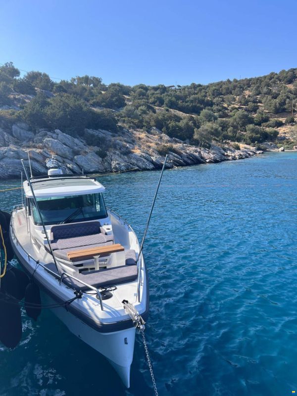 Axopar 37 Sport Cabin