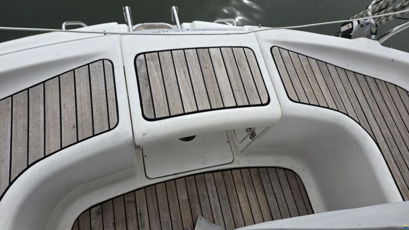 Bavaria C37-2 cabin