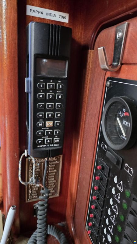 Bavaria C37-2 cabin