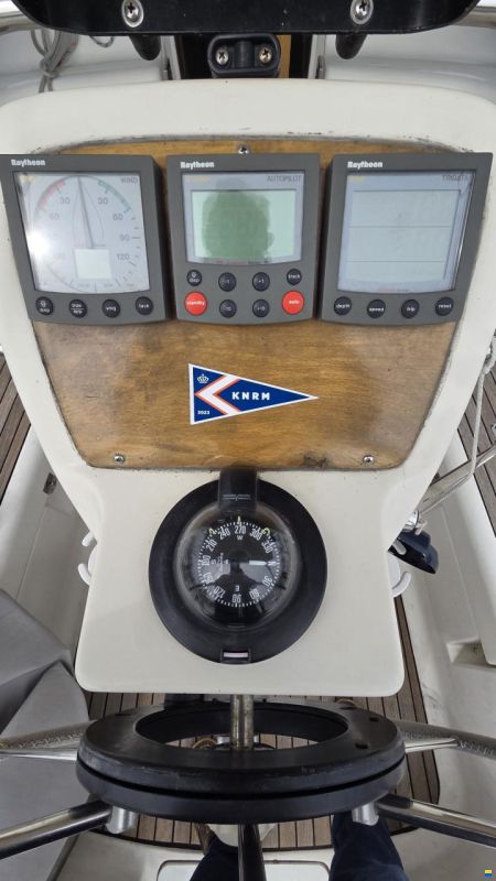 Bavaria C37-2 cabin