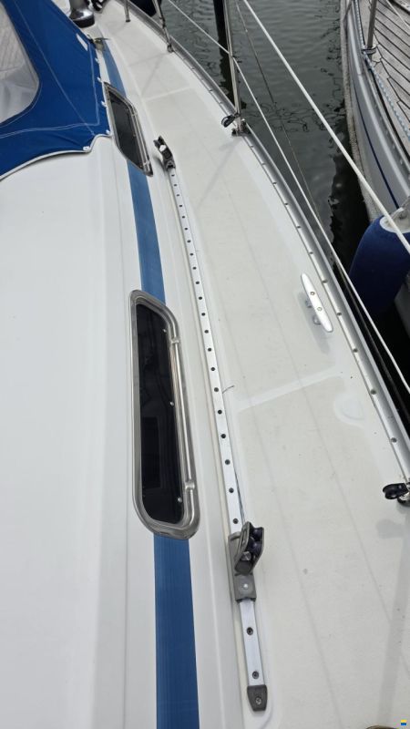 Bavaria C37-2 cabin