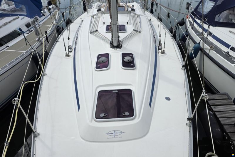 Bavaria 36-3 cabin