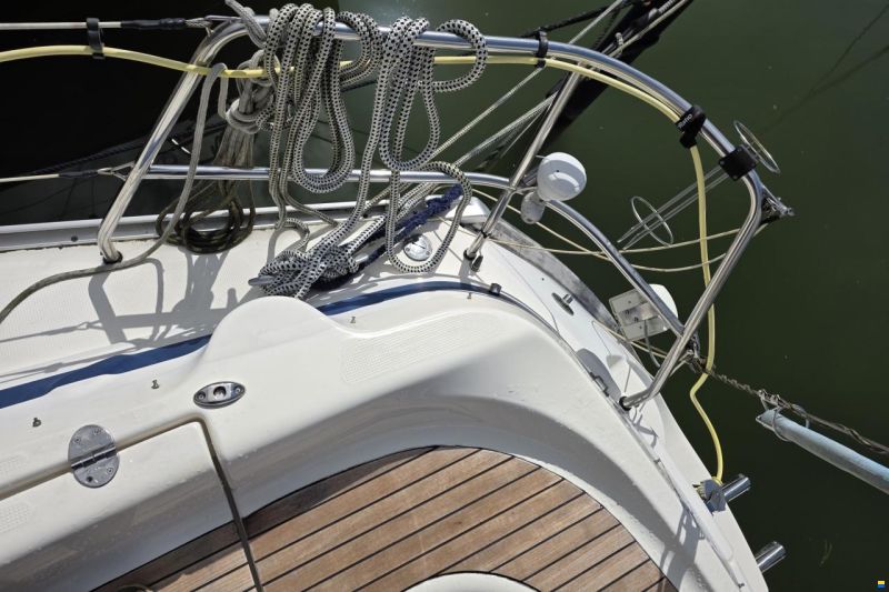 Bavaria 36-3 cabin